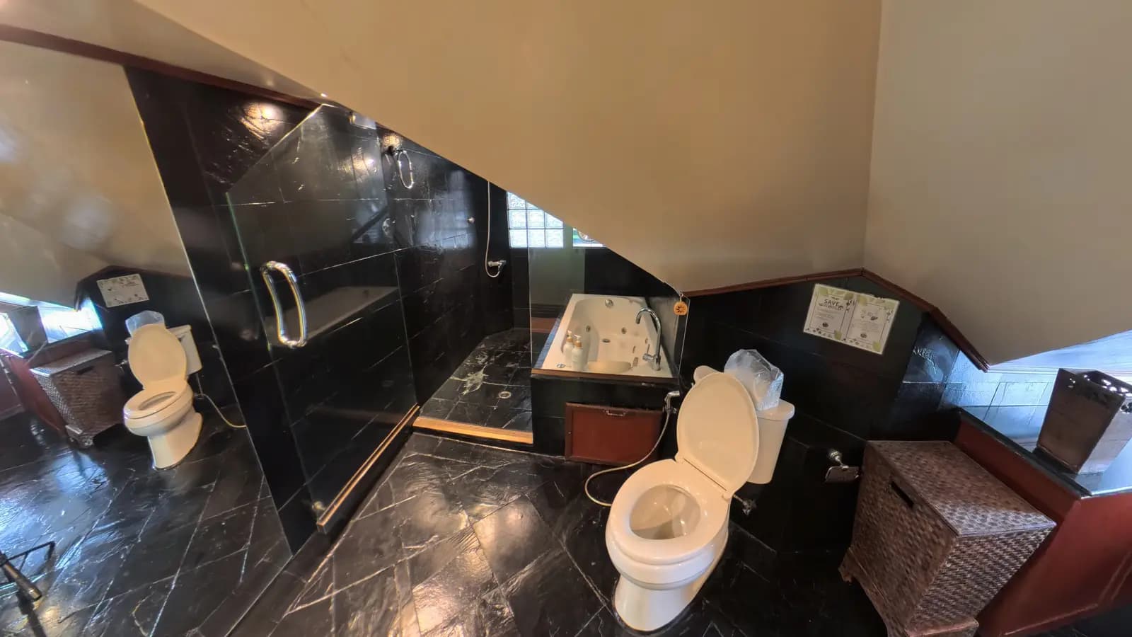 Family Suite Bathroom 1