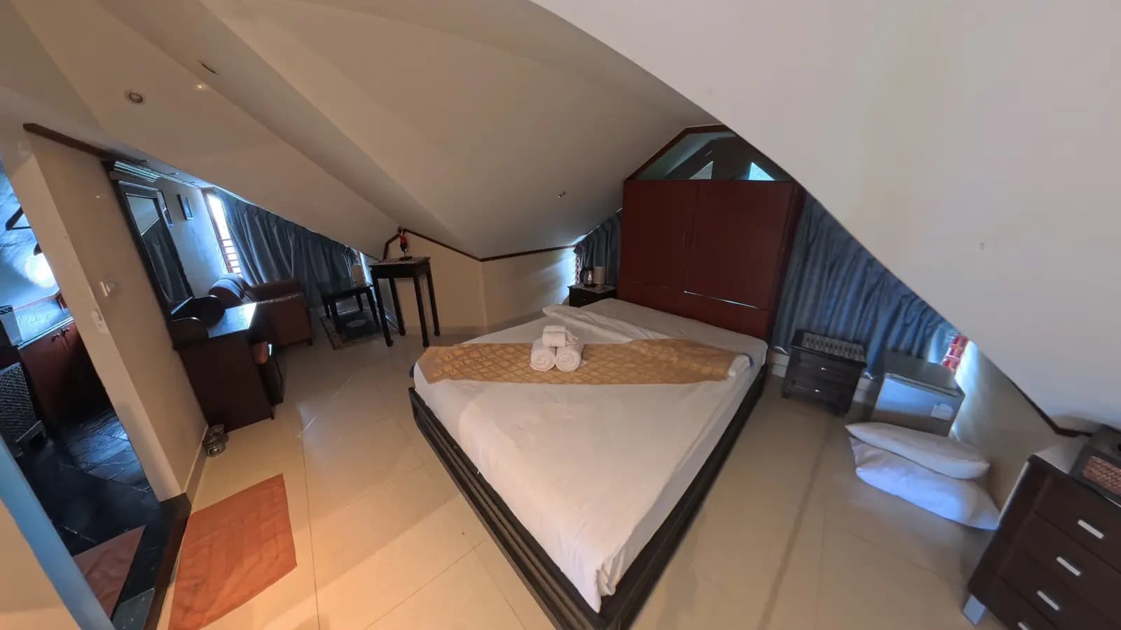 Family Suite With Jacuzzi - Main Room